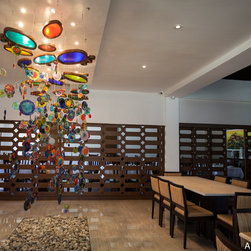 TRIDENTE RESTAURANT HANGING SCULPTURE - Products