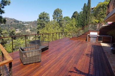 Inspiration for a contemporary deck remodel in Los Angeles