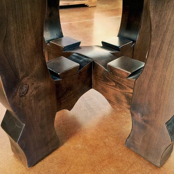 Knotty Alder Wood Round Dining Table