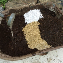 Petit Potager-Making the right amount of potting mix - Outdoor Pots And Planters