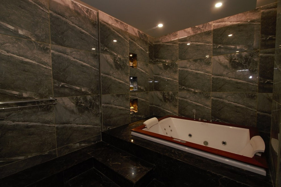 Second Floor Jacuzzi Room