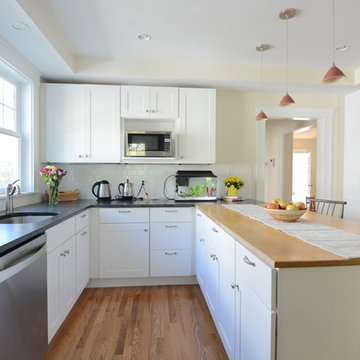 Transitional Cambridge Kitchen