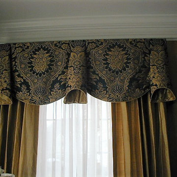 Formal Traditional Valance