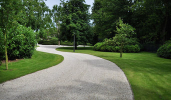 アプローチに砂利安定材