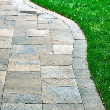 Curved patio edge with Columbia Slate patio stone