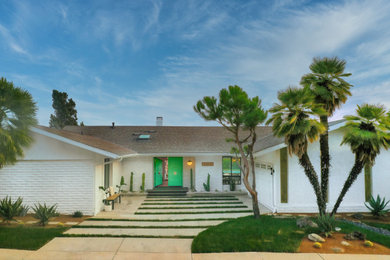 Example of a 1960s exterior home design in Los Angeles