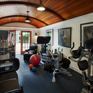 ボストンのビーチスタイルのおしゃれなホームジムの写真