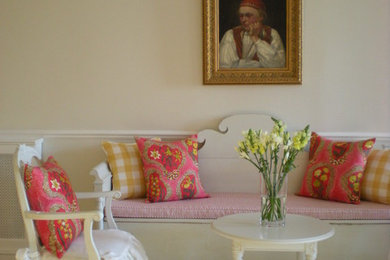 Living room - traditional living room idea in London