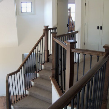 Staircase with border balcony