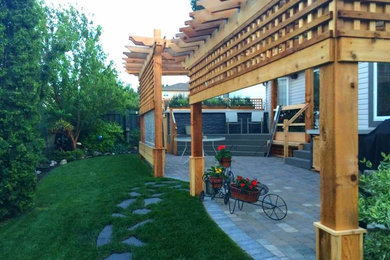 エドモントンにあるエクレクティックスタイルのおしゃれな住まいの写真