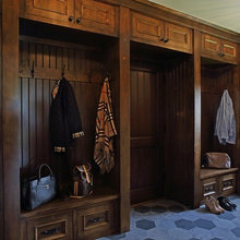 Entryway bench