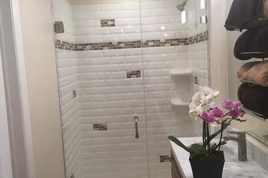 Bathroom - bathroom idea in San Francisco