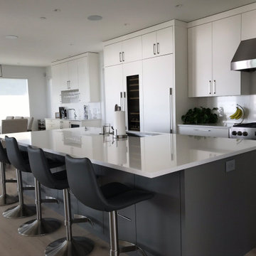 Contemporary Bay