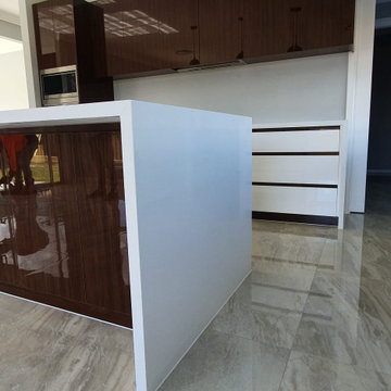 Custom Kitchen with white benchtop