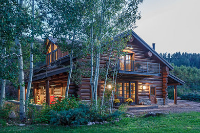 Example of a mountain style exterior home design in Albuquerque