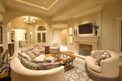 Inspiration for a timeless living room remodel in Las Vegas