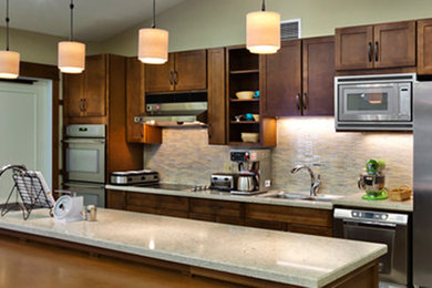 Example of a classic kitchen design in Omaha