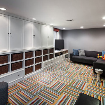 Kids play/game room
