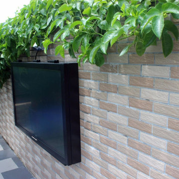 How to Choose the Outdoor TV enclosure