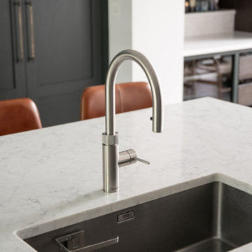 Classic In-Frame Shaker Kitchen & Bar - Islington