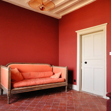 Couleurs rouge et ocre sur le palier