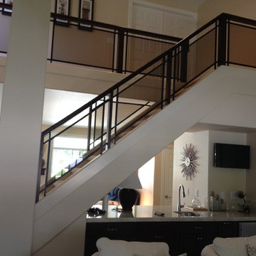 Aluminum and glass panel railing