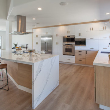 Modern La Jolla Kitchen