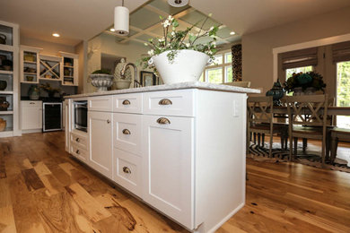 Eclectic kitchen photo in Louisville