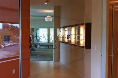 Example of a trendy entryway design in San Francisco