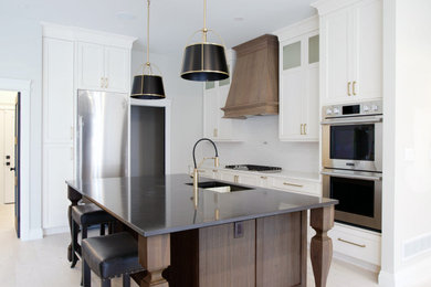 Inspiration for a kitchen remodel in Toronto