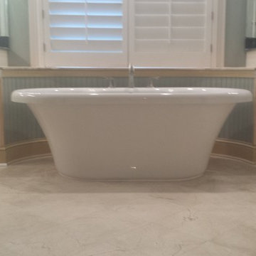 Free-Standing Bathtub Mosaic Detailing