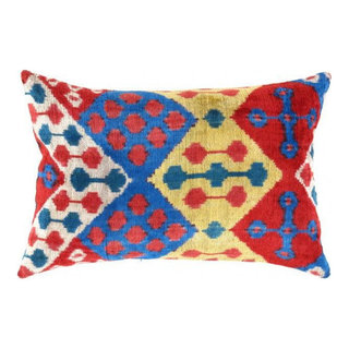 https://st.hzcdn.com/fimgs/d4e1859e047651be_5585-w320-h320-b1-p10--mediterranean-decorative-pillows.jpg