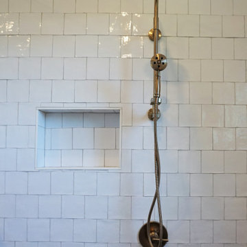 Bright, Beachy Bathroom