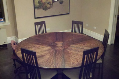 DINING TABLE - EXPANDS FROM 60" - 72" ROUND