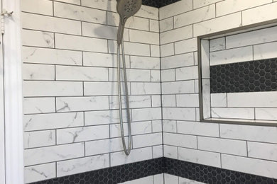 Bathroom photo in Toronto