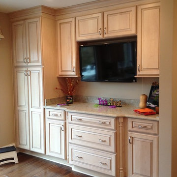 Shuler Cabinetry - Princeton Door Maple Champaign w/burnt sienna glaze