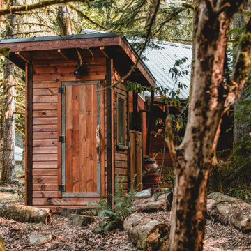 Lake Margaret Cabin- Composting Toilet and Outdoor Shower