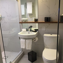 Oak Hill hall bath
