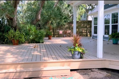 Inspiration for a coastal deck remodel in Jacksonville