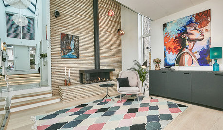 Houzz Tour: Högt i tak och färgglad konst i det nybyggda lyxhuset