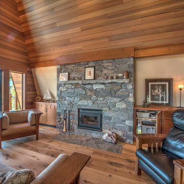 Thetis Island Oceanfront Home