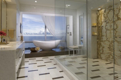 Photo of a contemporary bathroom in Miami.