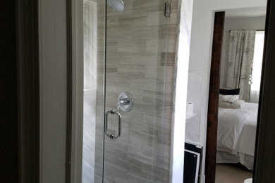 Bathroom - bathroom idea in New York