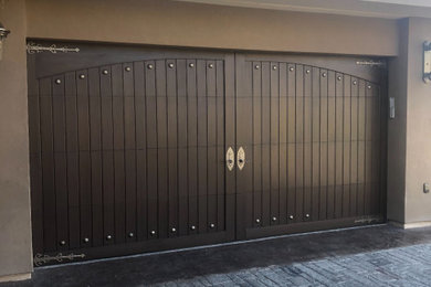 Example of a garage design in Las Vegas