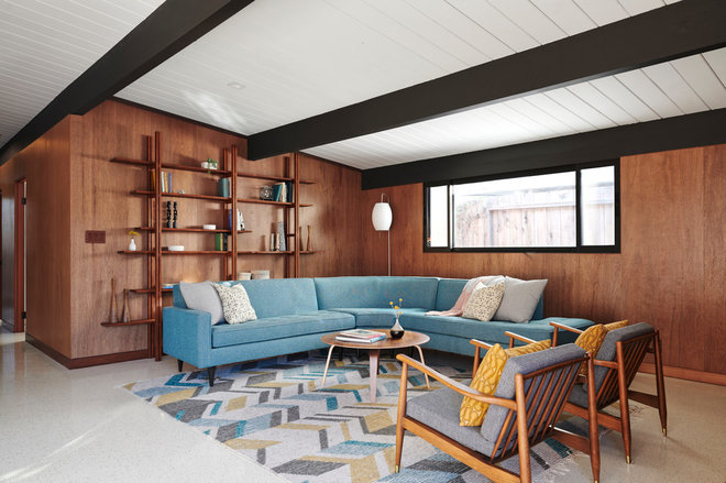 Urbancent Designs的Midcentury Living Room
