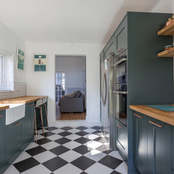 Copse Green Shaker Kitchen With Oak Worktops