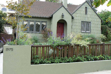 Example of a classic exterior home design in Los Angeles