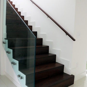 Modern Staircase and Guard Rail Design
