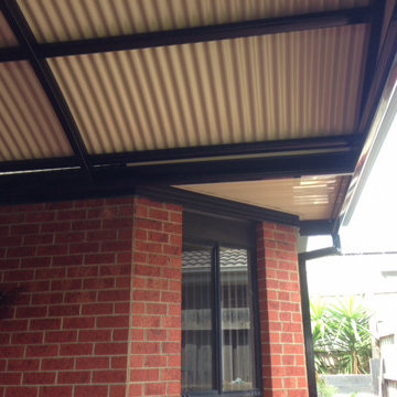 Curve roof pergola