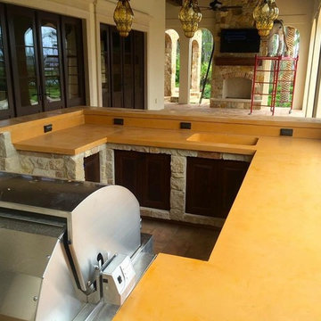 Outdoor Kitchen with Integral Sink